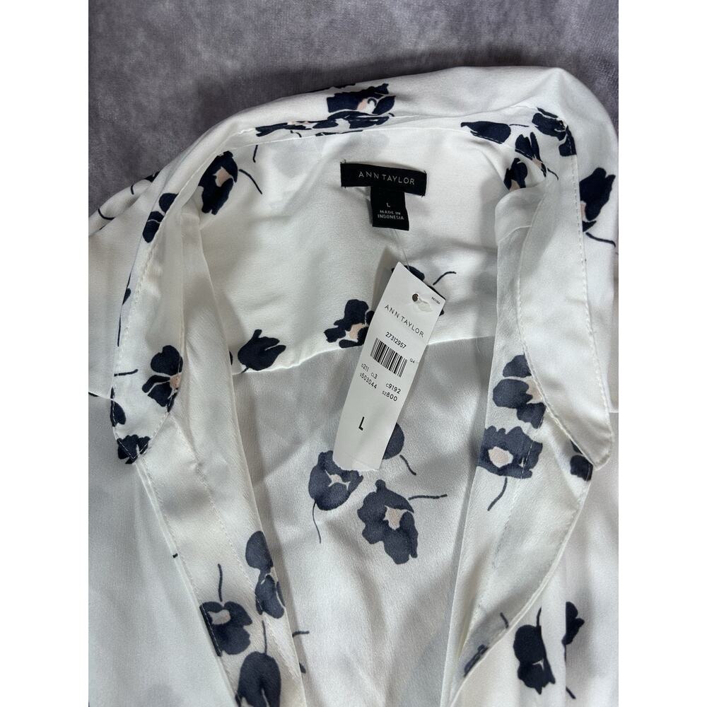 Ann Taylor Womens Large Floral Blouse White Navy Button Front Long Sleeve NWT - Picture 3 of 4